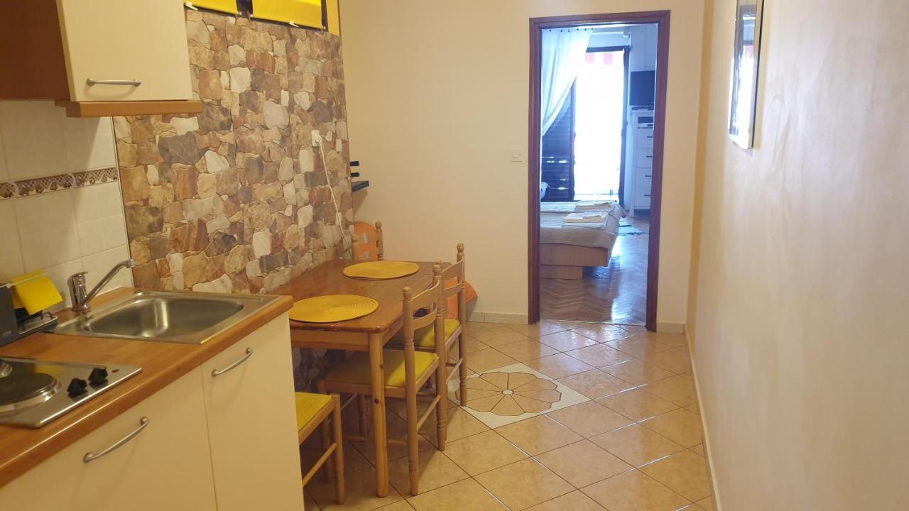 Apartmani Dea Ядраново Екстериор снимка