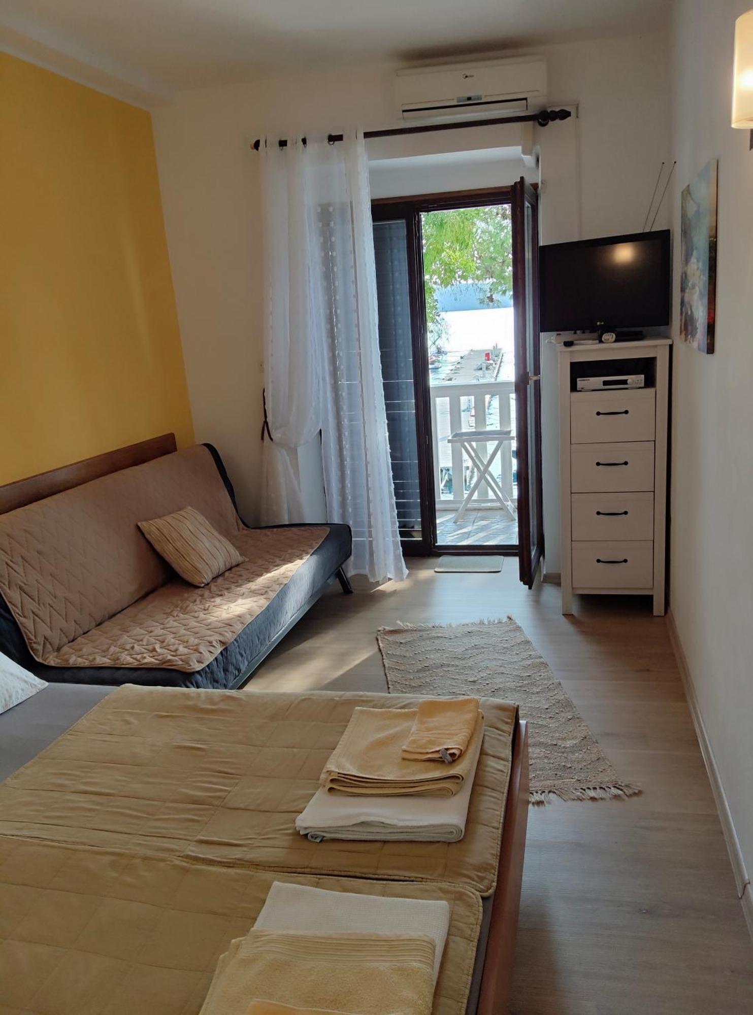 Apartmani Dea Ядраново Екстериор снимка
